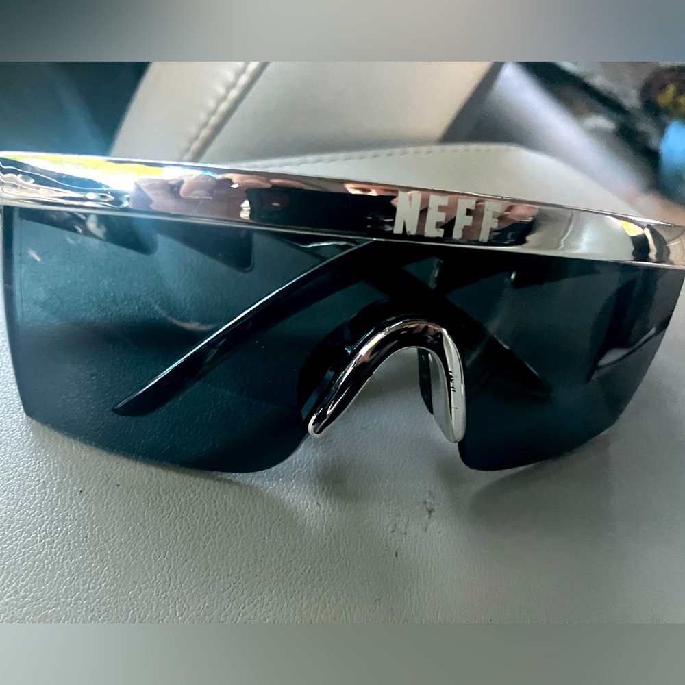 NEFF brand lightning bolt designed brodie edition polarized sunglasses adult OS
